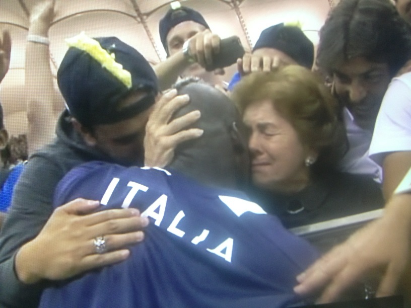 Balotelli-mom.jpg